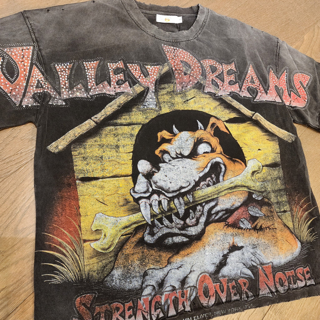 VALE DREAMS "Strength Over Noise" Shirt - Black