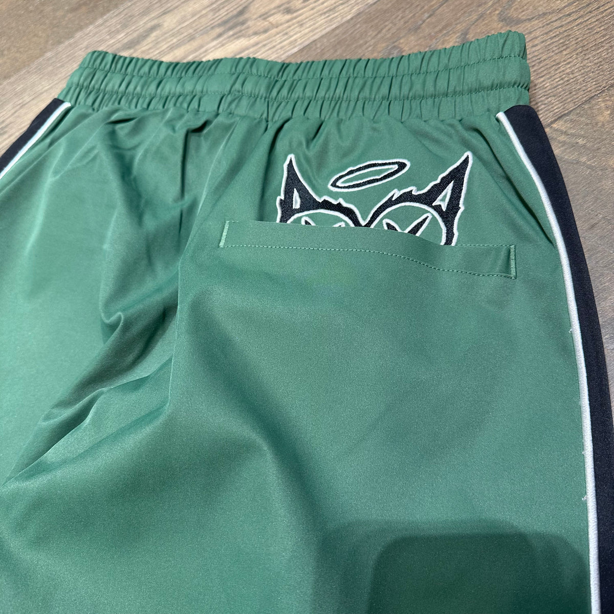 Shattered Hearts Peekaboo Nylon Sets - Green/Black