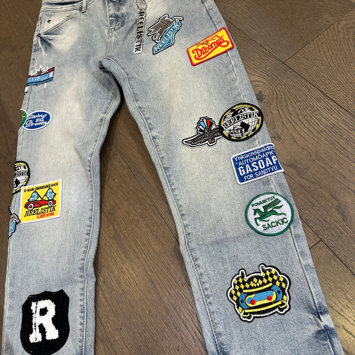 Reelistik DREAMER PATCHES SLIM FIT PATCHED Jeans - Light Blue Wash