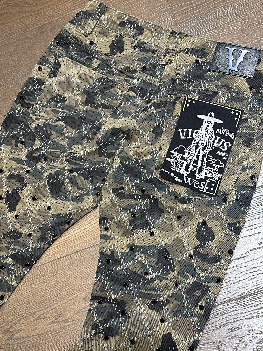 VICOUS Rhinestone Stacked Jeans - Camo