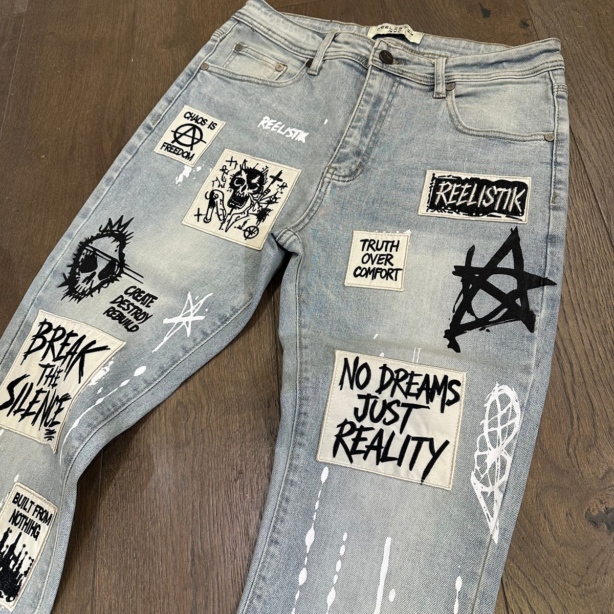 Reelistik BREAK THE SILENCE STACKED SLIM FIT PATCHED STRETCH Jeans - Light Blue Wash