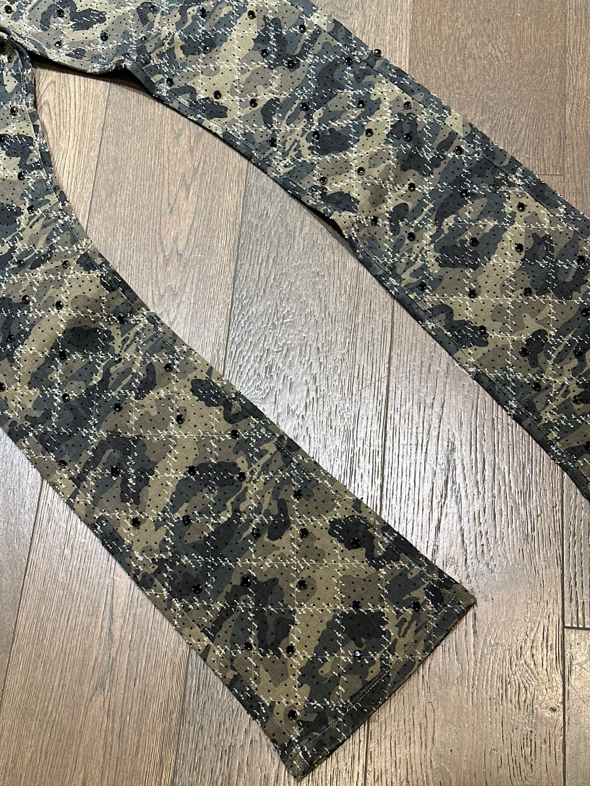 VICOUS Rhinestone Stacked Jeans - Camo
