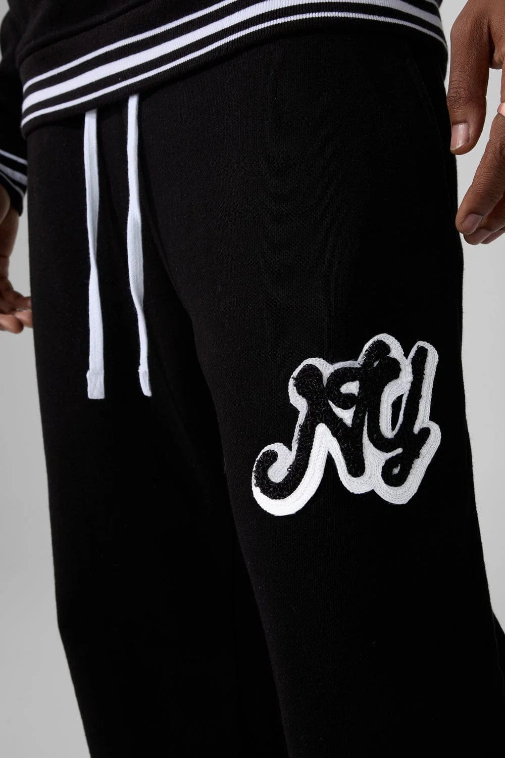 Jordan Craig BUFFALO MAFIA BAGGY SWEATPANTS - Black
